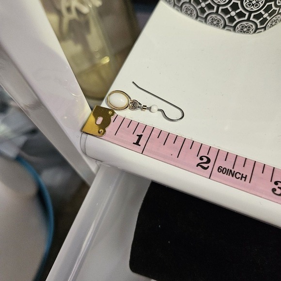SIGNED LIZ CLAIBORNE DANGLING WHITE SILVER TONE PIERCED EARRINGS - Picture 4 of 4